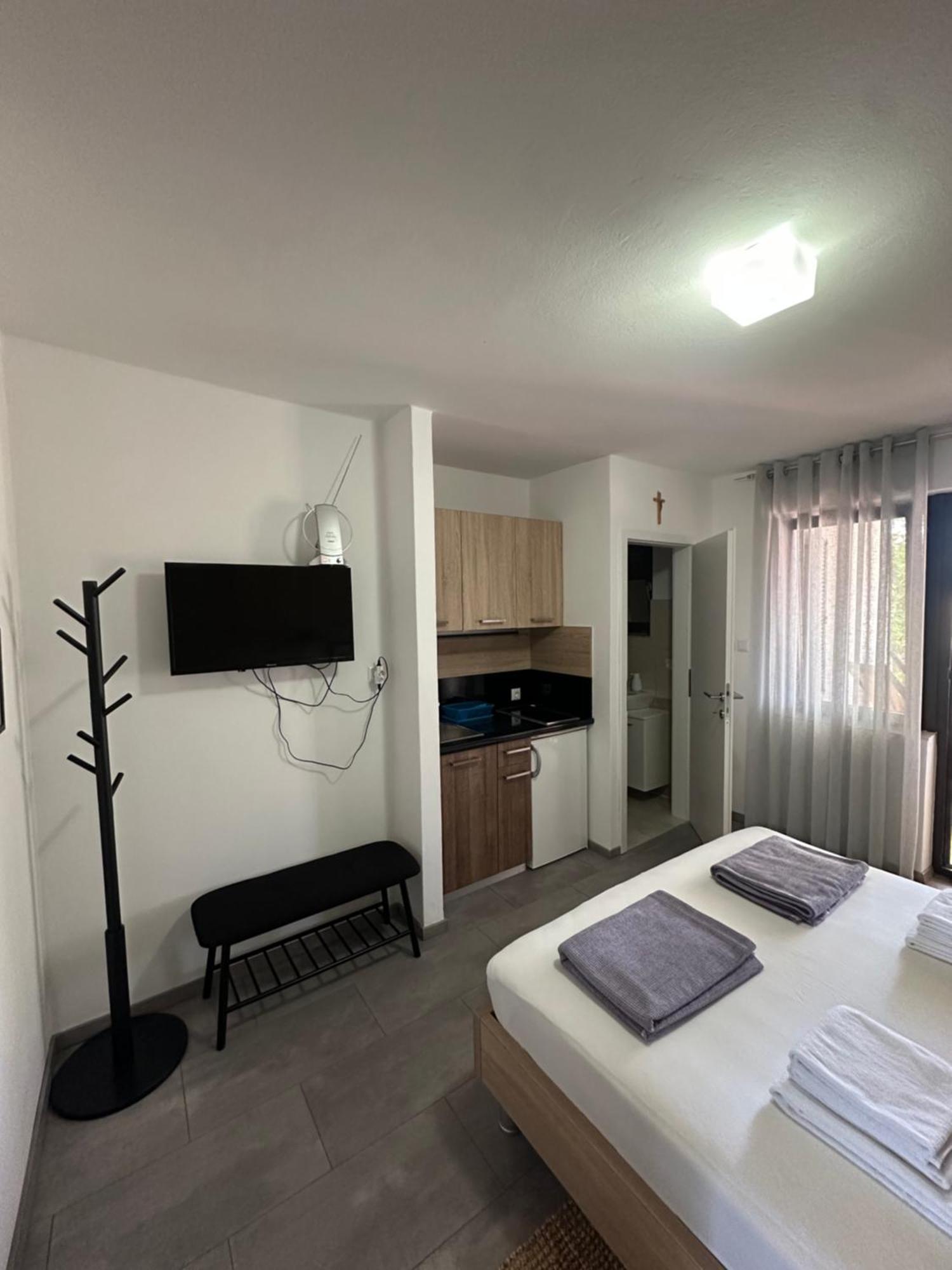 Studio Apartman Stefanija เซลเซ ภายนอก รูปภาพ